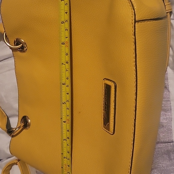 Marc New York Yellow Leather Luxury Bag. Minmal Call Outs, Style, Sophistication - Picture 8 of 12